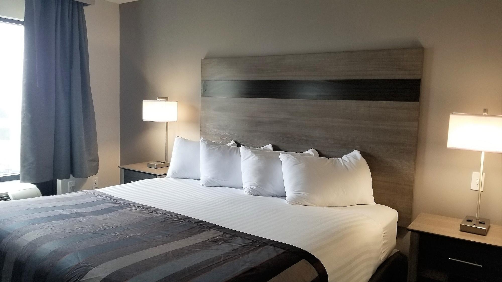 Wingate By Wyndham Hotel