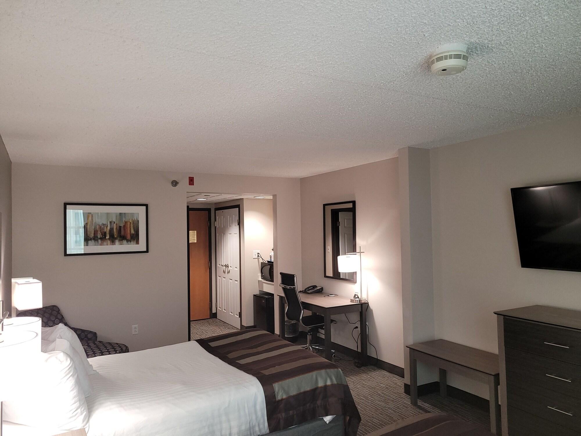 Wingate By Wyndham Hotel 3*