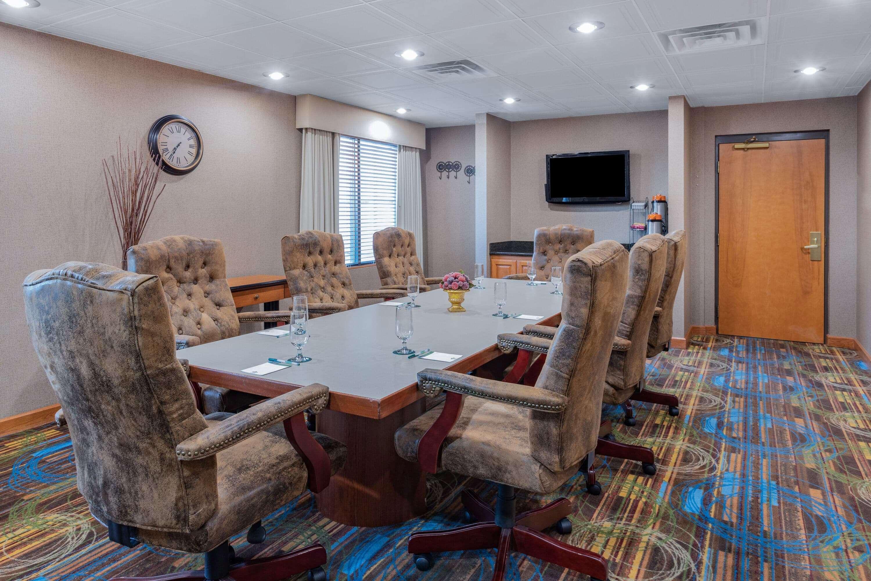 Wingate By Wyndham Hotel 3*