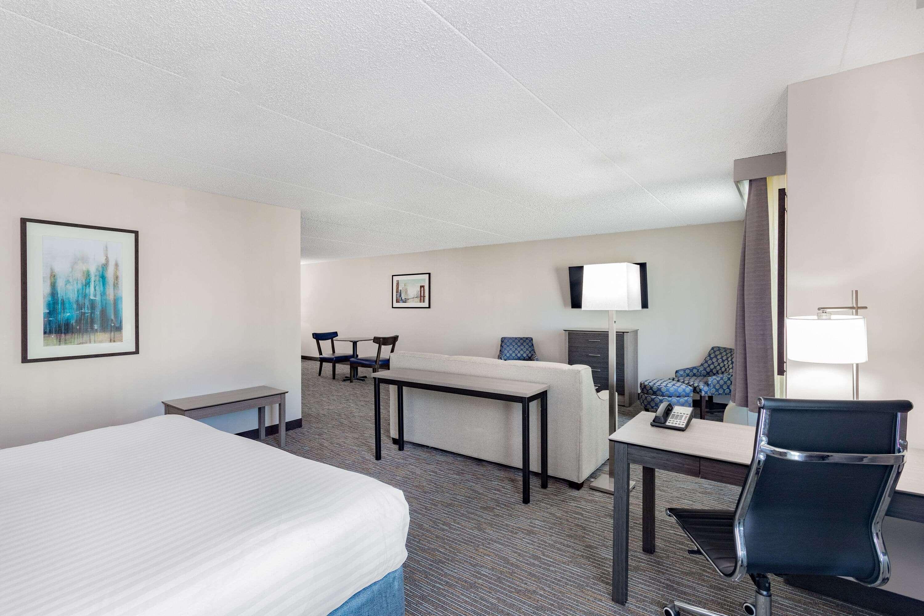 Wingate By Wyndham Hotel 3*