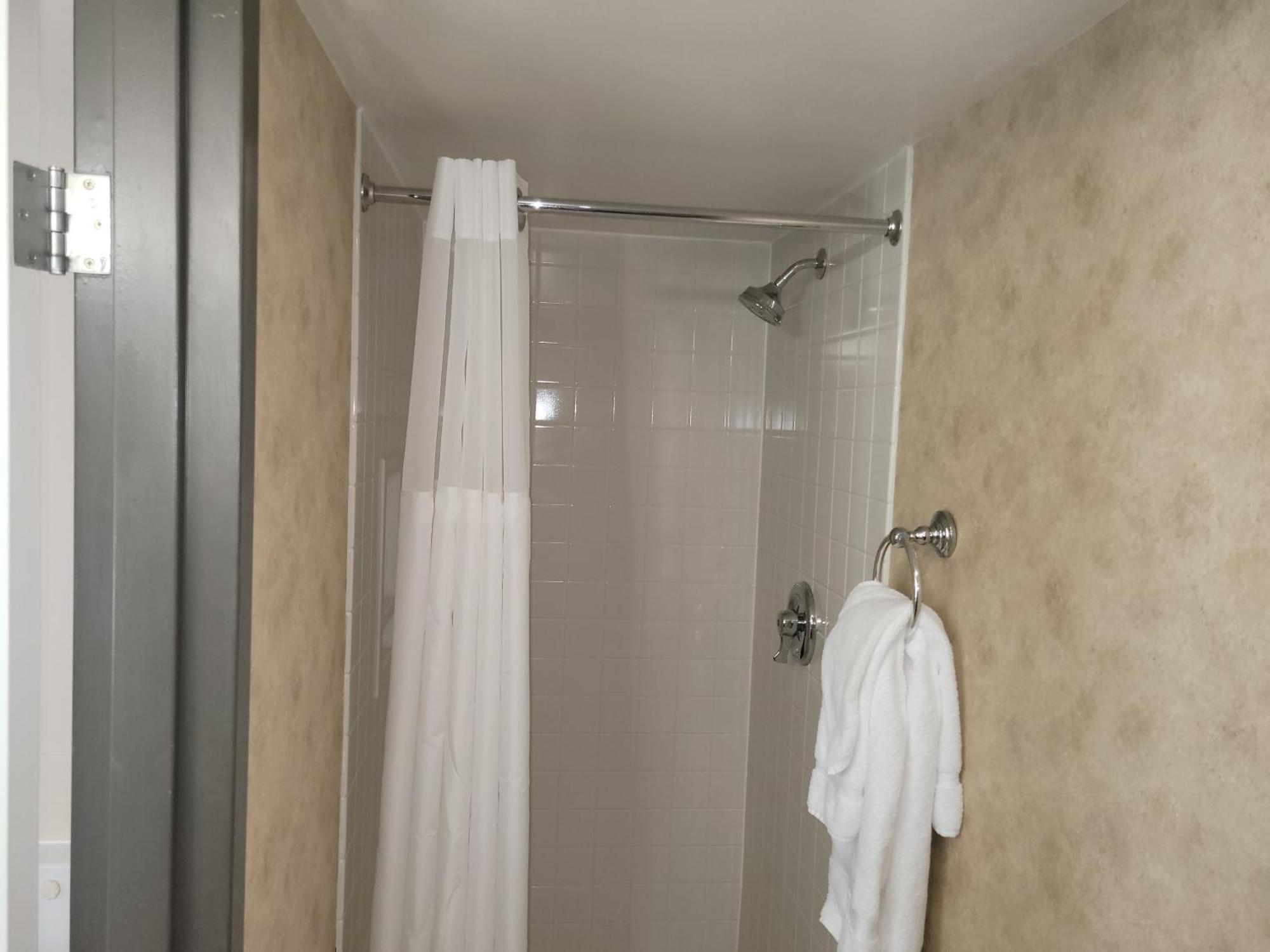 Wingate By Wyndham Hotel 3*