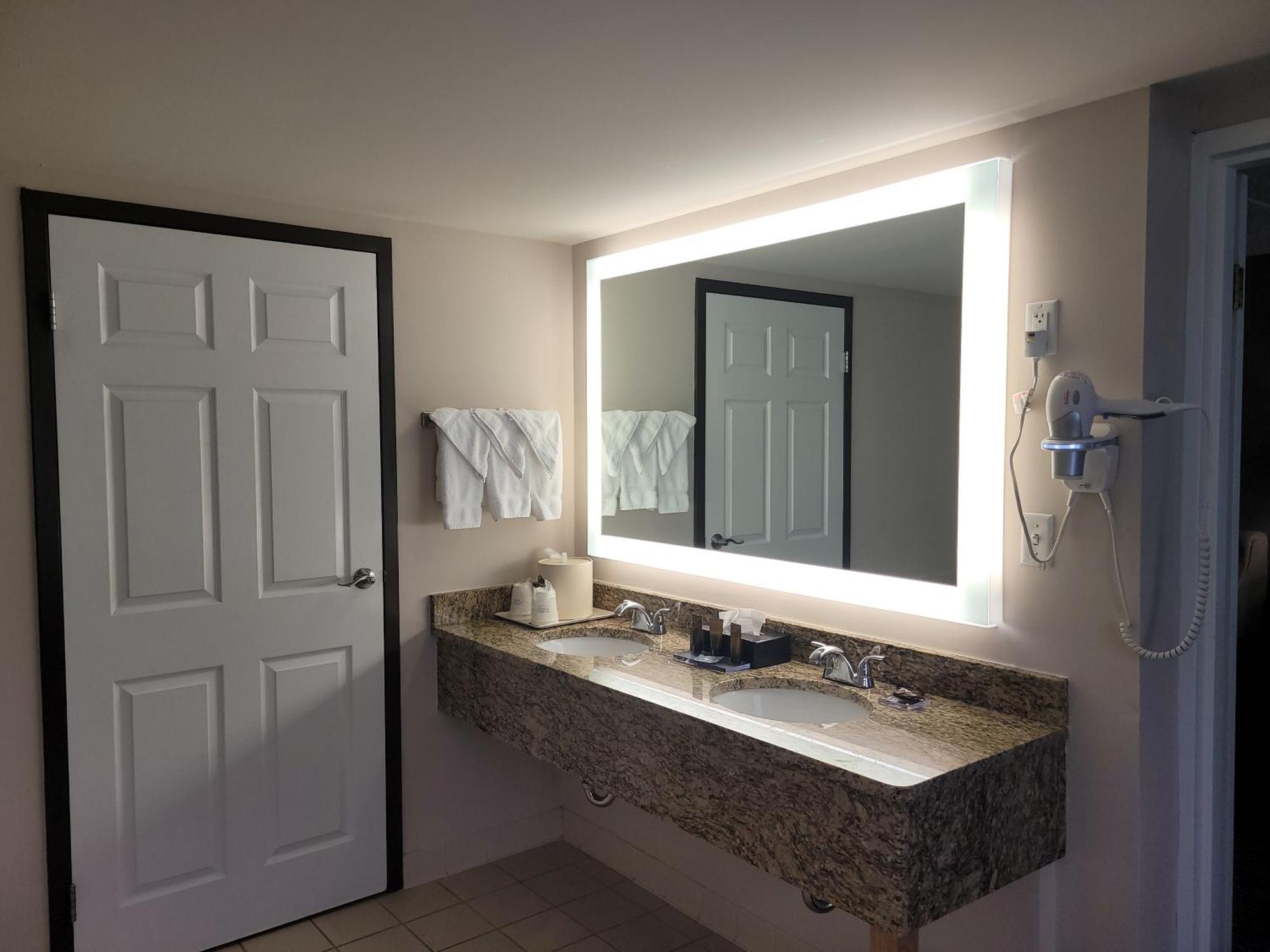 Hotel Wingate By Wyndham 3*